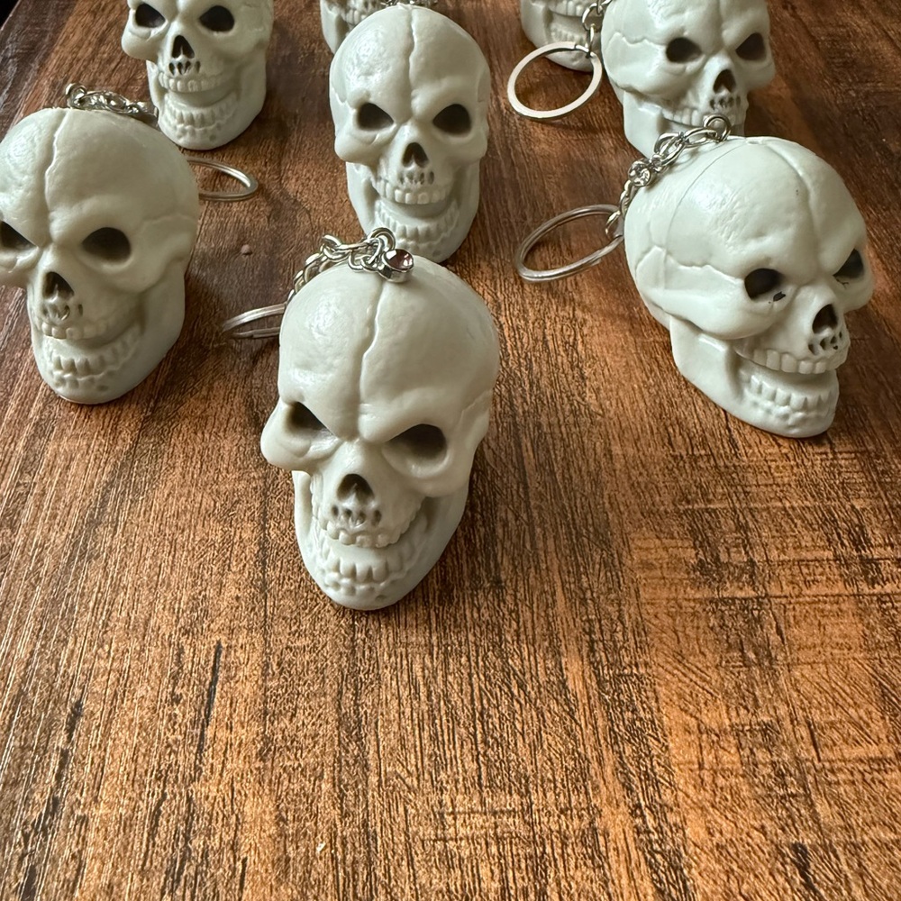 Skull Keychain Set - Picture 5 of 5